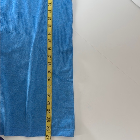 NWOT Lululemon Athletica‎ Blue Fitted Short Sleeve Tee Size 6 - Picture 10 of 10